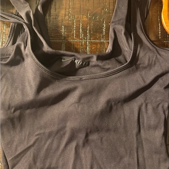 SKIMS Black Top - Picture 2 of 5